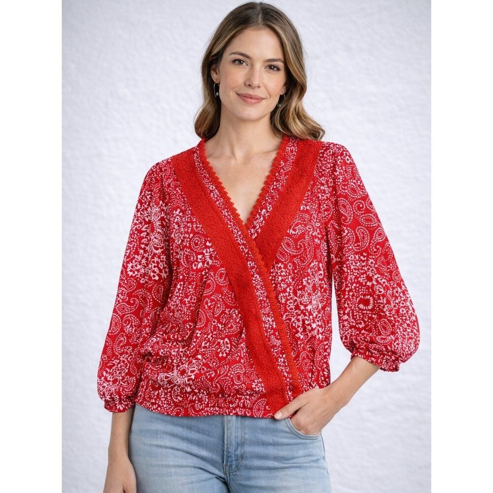 Francescas Blue Rain Red Paisley‎ Lace Trimmed V Neck Blouse Top Size Small